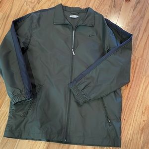 Nike Men’s Large Nylon jacket with polyester/cotton lining. New w/o tag